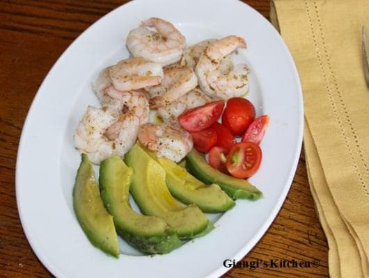 Avocado, Shrimps, Tomatoes Salad