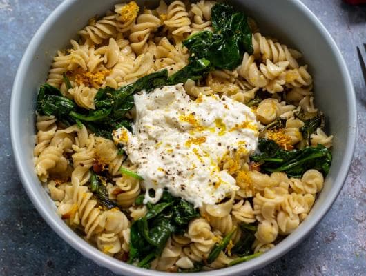 Baby Spinach and Burrata Cheese Pasta
