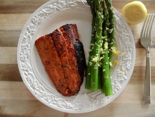 Balsamic & Honey Glazed Salmon with Lemony Asparagus